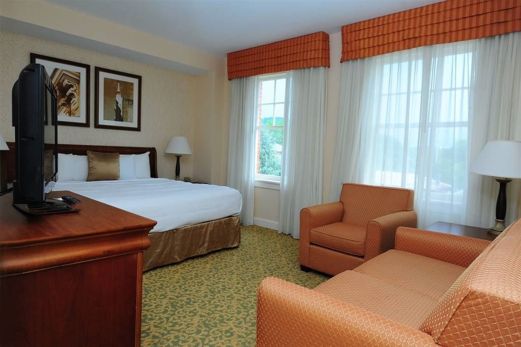 Hotel 24 South Staunton Room photo